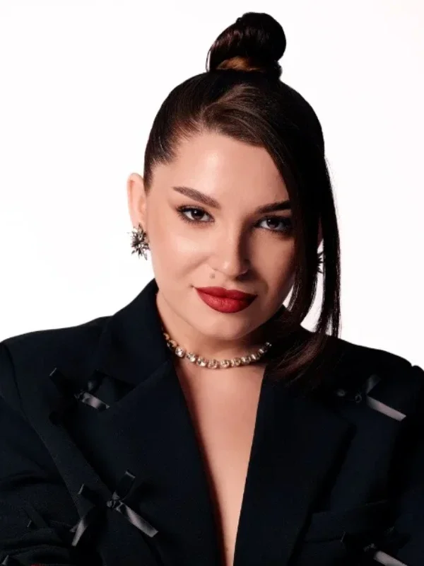 Elisa K.